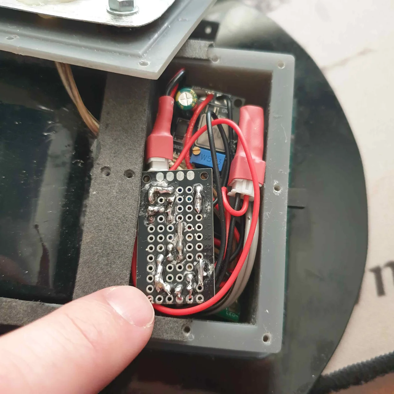 Unfinished solar light electronics 4