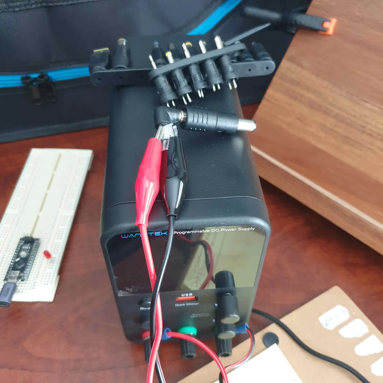 Dc power supply and makeshift plug